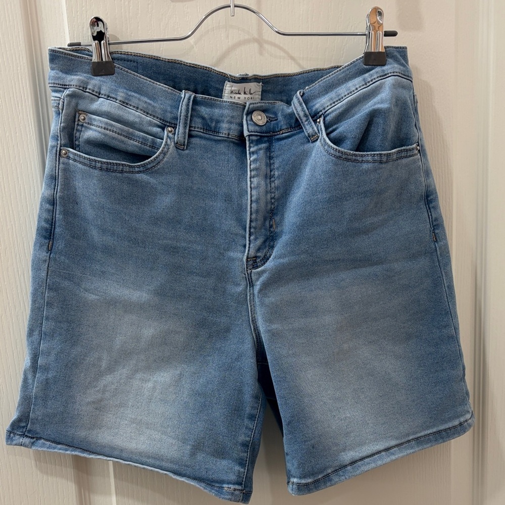 High-Rise sz 12 stretchy Jean Shorts Nicole Miller